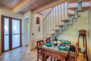 Familienhaus, Mehrere Schlafzimmer, Seeseite (La Piccola Casa Dell'Uva Fragola) | Speisen