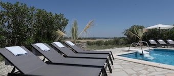 Detached villa with private pool and hot tub