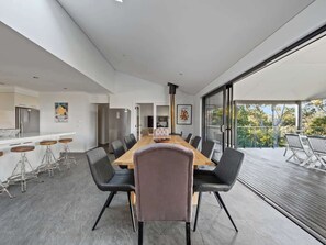 Dining - The Roo House—Sprawling Bushland Retreat near Town (Dunsborough)