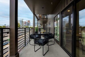Outdoor dining - Hyve - The Last Rodeo - In SoBro -Walk to Broadway (Nashville)