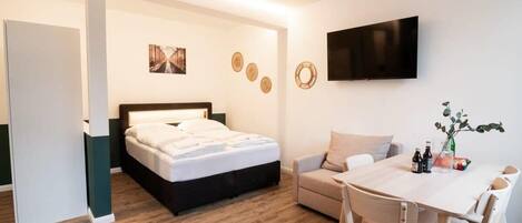 مكواة/لوح كي وواي فاي وملاءات أسرّة