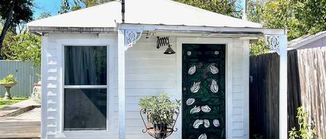 تفاصيل الفندق من الخارج