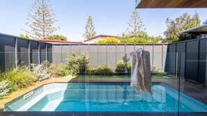 Pool - Sandhurst - Oceanstays (Yamba)