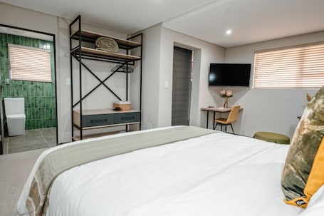 1 habitación, escritorio, tabla de planchar con plancha y wifi gratis