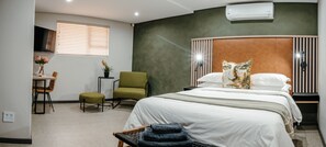 Superior Apartment | 1 bedroom, desk, iron/ironing board, free WiFi - 80 on Thabo (Potchefstroom)