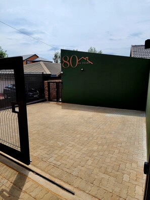 Exterior - 80 on Thabo (Potchefstroom)
