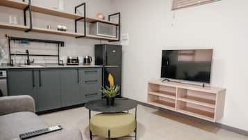 Căn hộ Executive | Bếp riêng | Tủ lạnh, lò vi sóng, ấm điện, lò nướng bánh mì