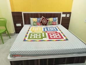 Classic Double Room | Soundproofing, free WiFi, bed sheets - Goroomgo Sashi Puri (Puri)