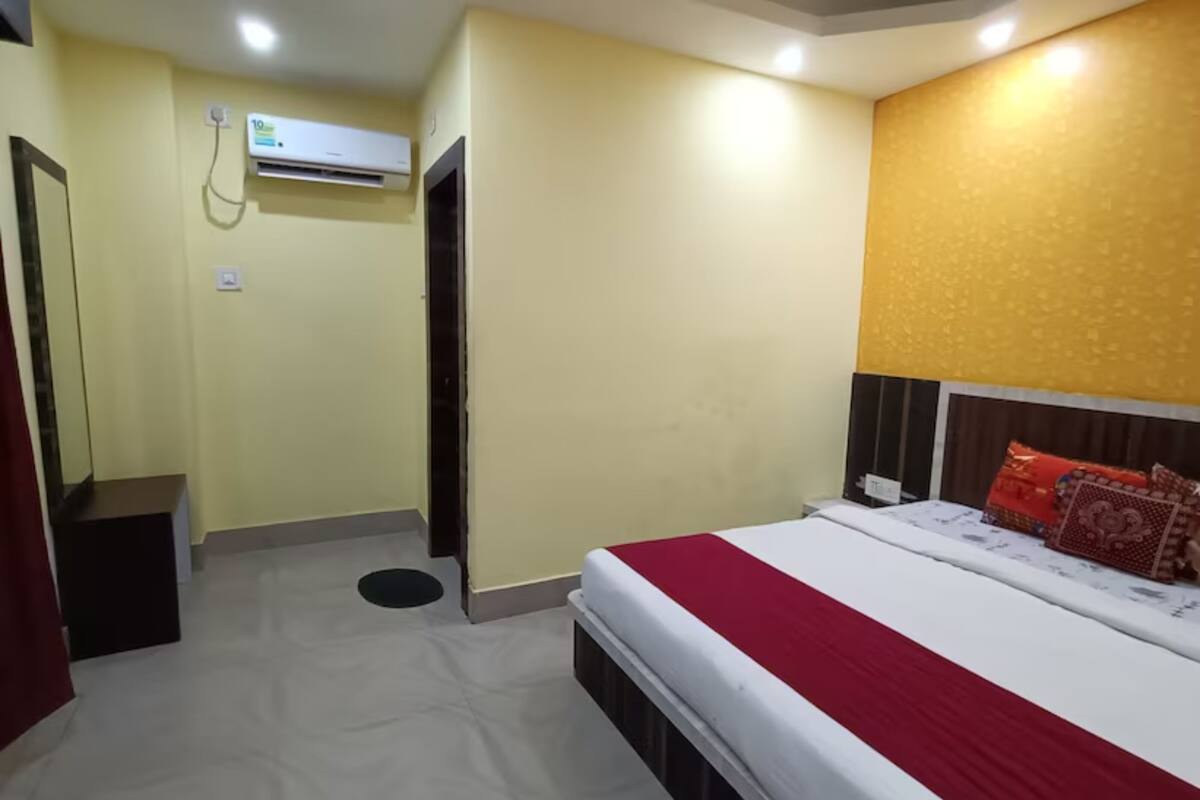 Soundproofing, free WiFi, bed sheets