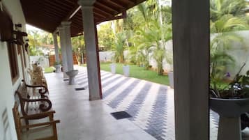 Mặt tiền nơi lưu trú