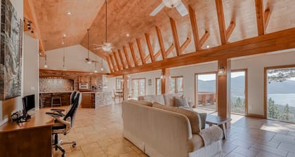 Two-story lakeview villa with two kitchens, patio, firepit, & multi-level deck