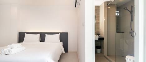 Superior Double Room | Desk, soundproofing, free WiFi
