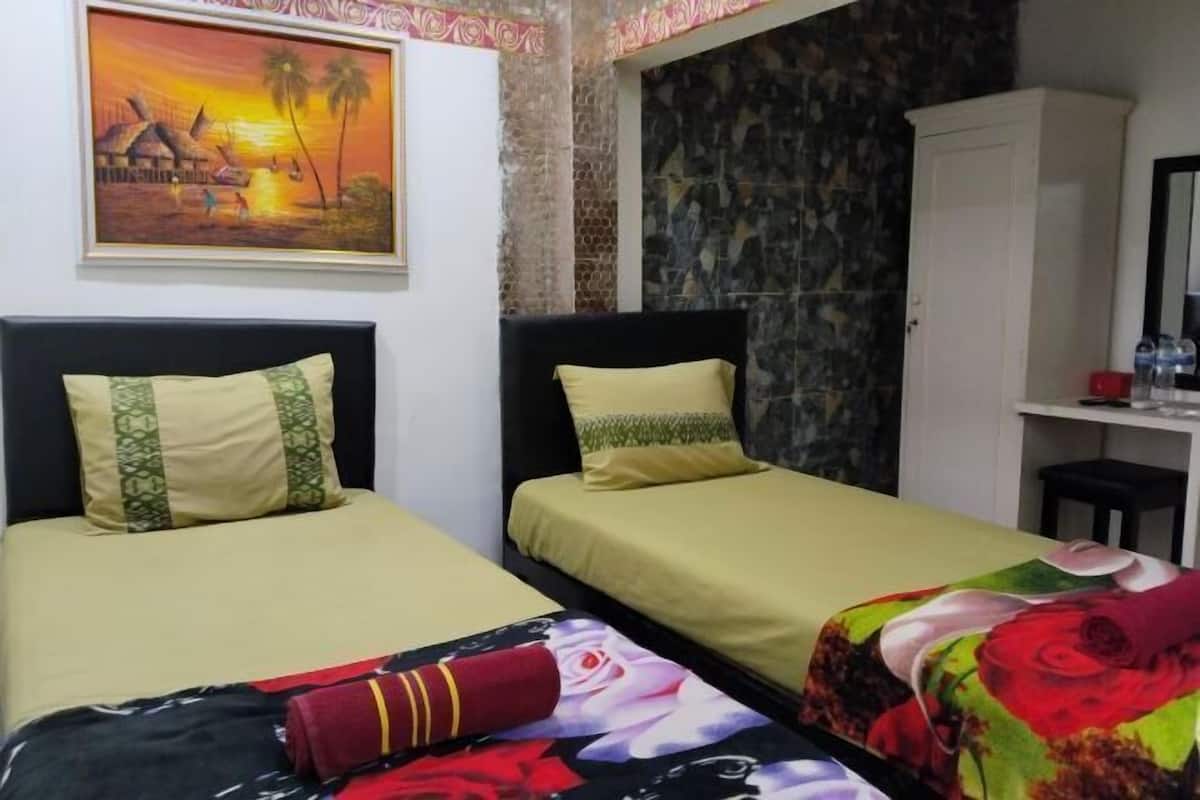 Free WiFi, bed sheets