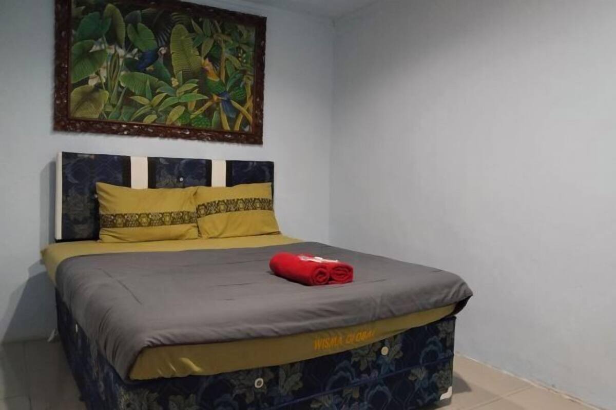 Free WiFi, bed sheets
