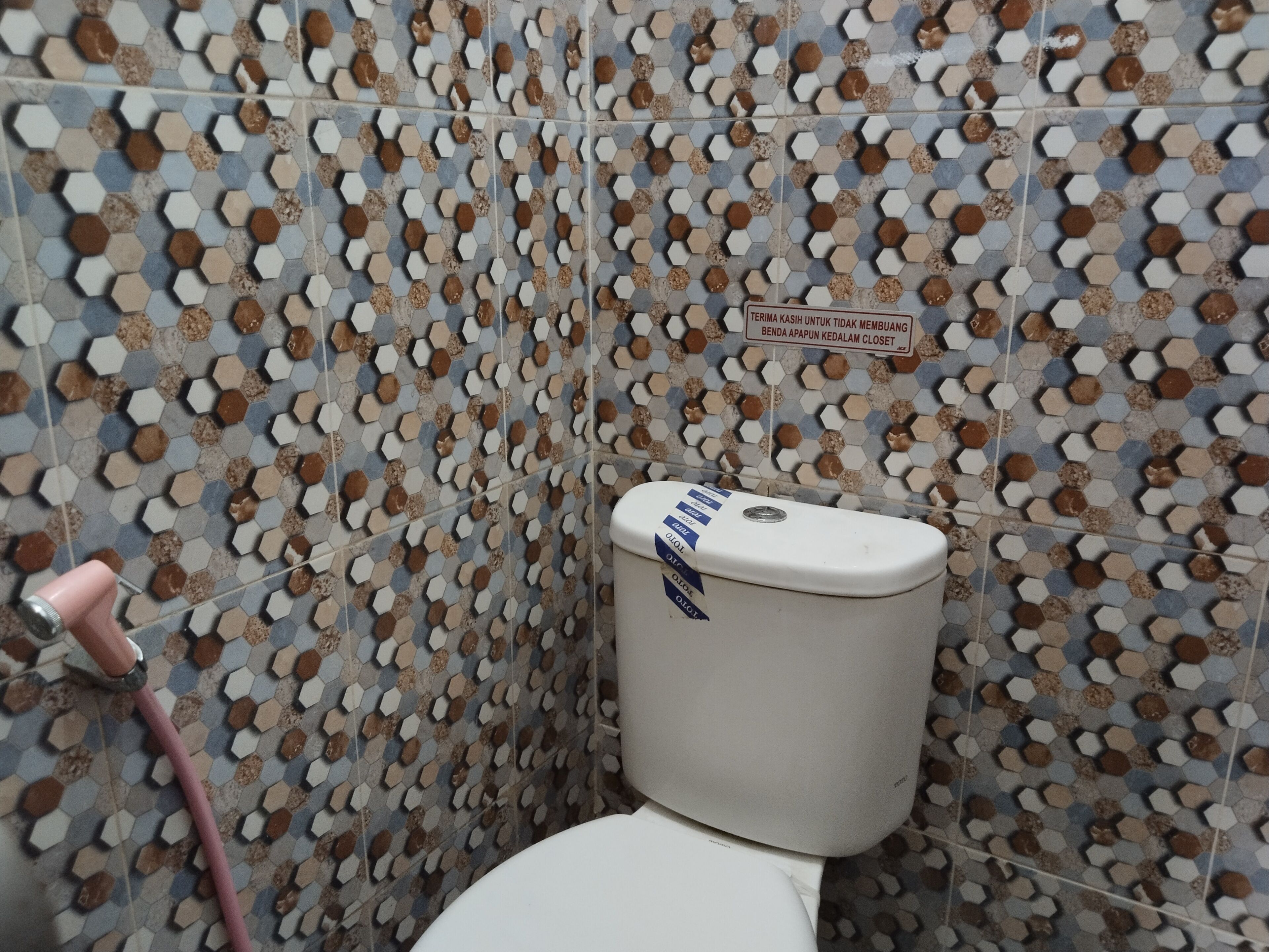 standard double room | bathroom | shower, rainfall showerhead, towels, toilet paper