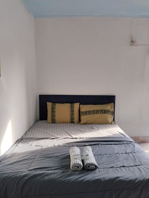 Wi-Fi de cortesia, roupa de cama