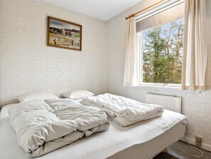 3 bedrooms, Internet