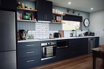 Coastal Getaway - Our new cottage is only a 5 minute walk to the beach