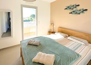 3 bedrooms, iron/ironing board, travel cot, WiFi