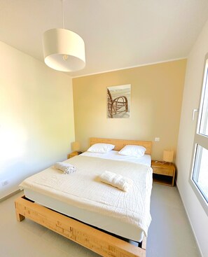 3 dormitorios, tabla de planchar con plancha, wifi gratis y ropa de cama