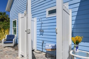 Exterior - Bougainvillea Beach Bungalow (St. Augustine)