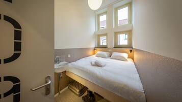 Basic Double Room | Soundproofing, free WiFi, bed sheets