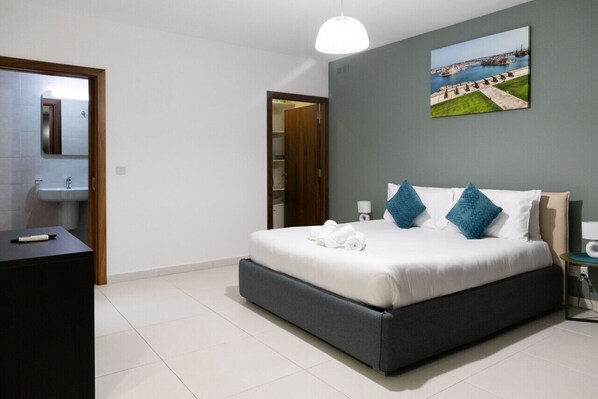 Desk, iron/ironing board, free WiFi, bed sheets