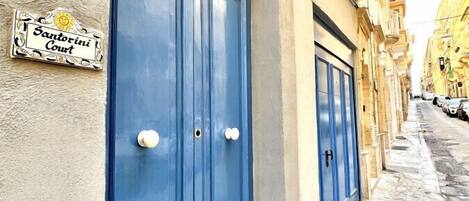 تفاصيل الفندق من الخارج