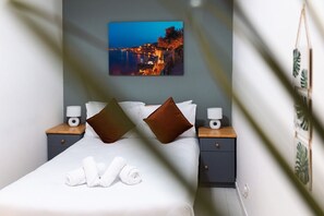 2 bedrooms, desk, iron/ironing board, free WiFi - Modern Central 2BR flat in Valletta by ArcoBnb (Il-Belt Valletta)