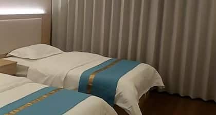 Qiemo Tazhong Town Moqin Jiayuan Express Hotel