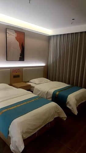 Qiemo Tazhong Town Moqin Jiayuan Express Hotel