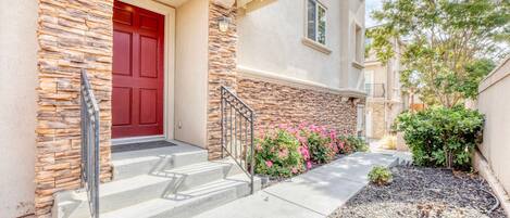 تفاصيل الفندق من الخارج