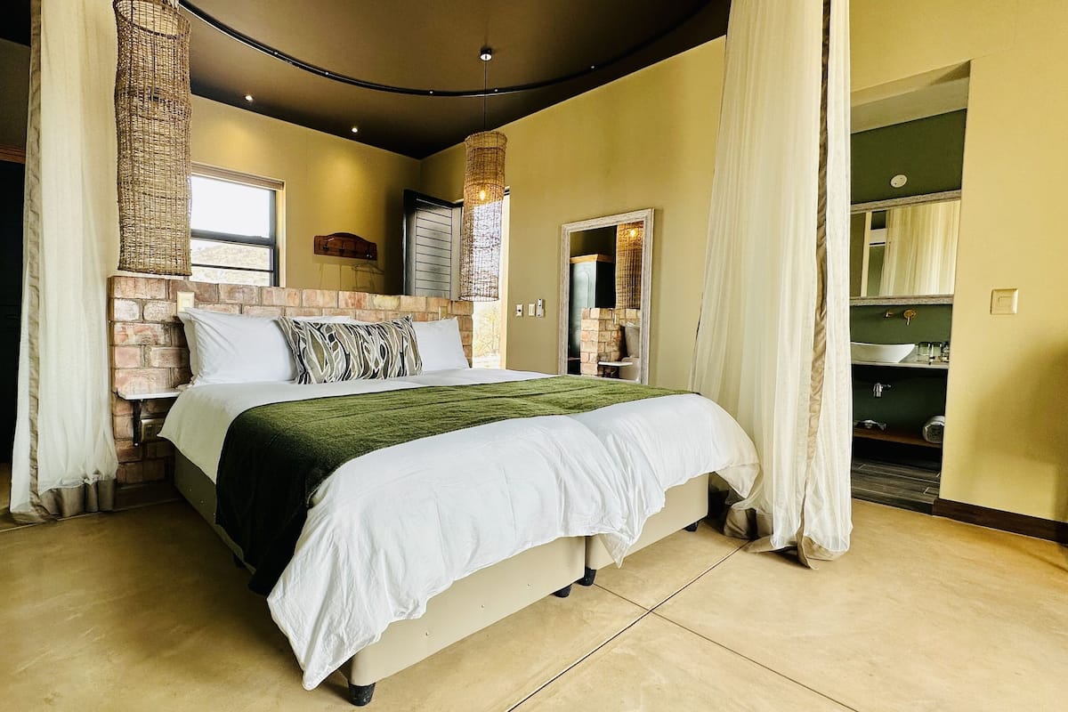 1 bedroom, minibar, desk, free WiFi