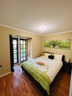 4 bedrooms, iron/ironing board, travel cot, WiFi