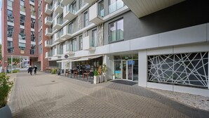 Unclassified image, 5 of 19, button - Spacious Studio Hubska by Renters (Wroclaw)