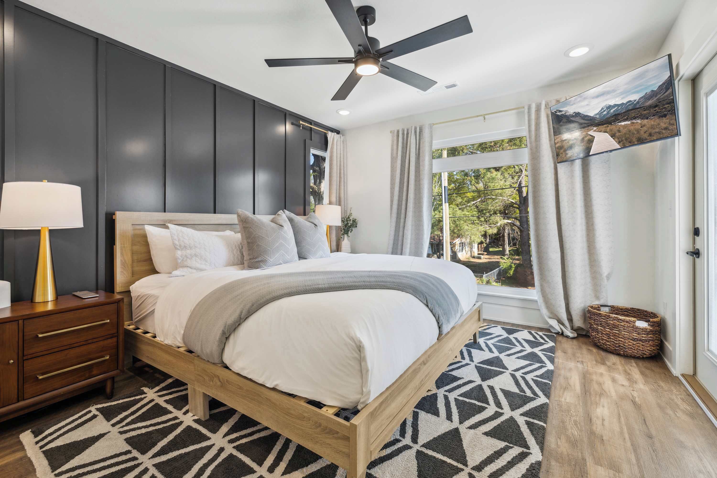 3 soverom, skrivebord, strykejern/-brett og wi-fi