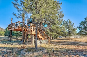 Exterior - Tree Deer Blind (Larkspur)