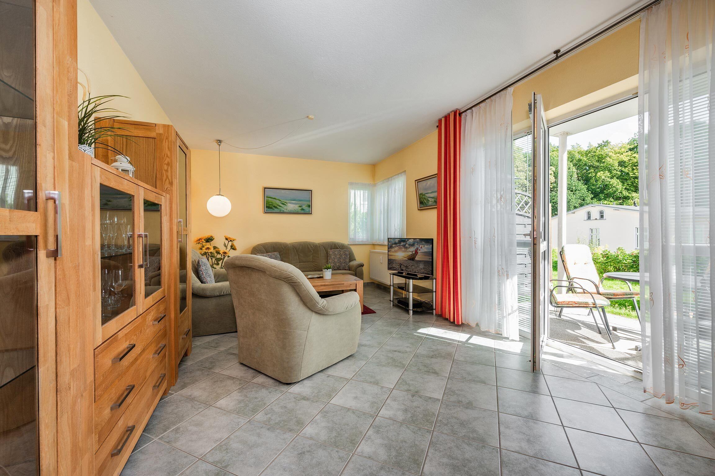 電視、DVD 播放機、音響