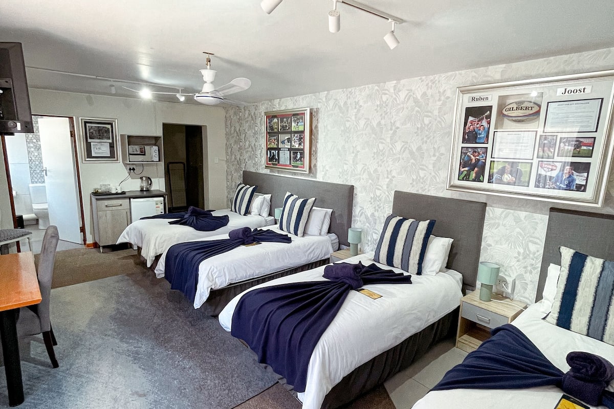 Family Quadruple Room | Down comforters, desk, laptop workspace, WiFi (free)