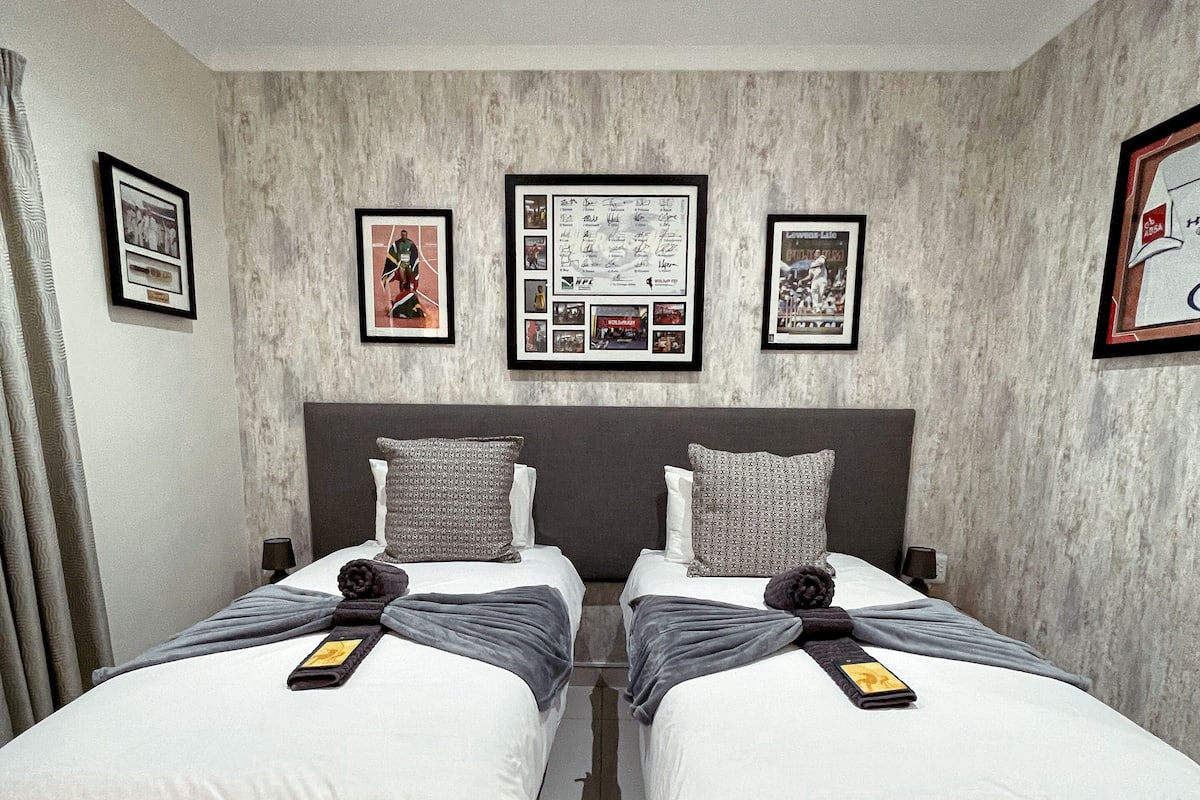 Luxury Room | Down duvets, individually decorated, individually furnished, desk