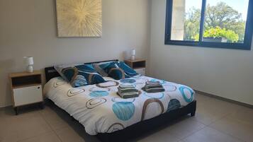 3 bedrooms, WiFi, bed sheets, wheelchair access