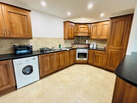 Electric kettle, toaster