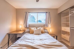 3 bedrooms, desk, free WiFi, bed sheets