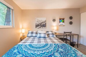 3 bedrooms, desk, free WiFi, bed sheets