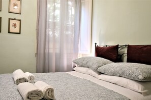 2 chambres, fer et planche Ă repasser, Wi-Fi, draps fournis