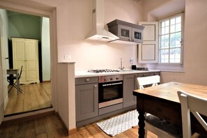 Fridge, microwave, oven, stovetop - Wine Apartments Florence Nebbiolo (Firenze)