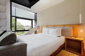 2 habitaciones, tabla de planchar con plancha, cuna de viaje y wifi 