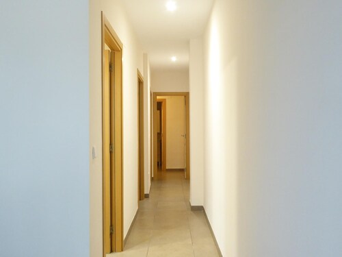 Charming 3-Bedroom Apartment with WIFI, Near Puerto Beach, Valencia