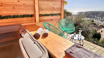 Bain à remous extérieur