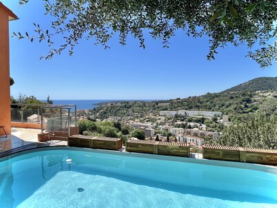 4 Bedroom Villa in Menton